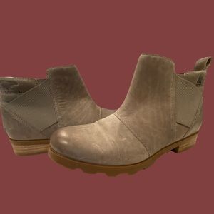 Sorel Emilie Chelsea Boots Quarry Size 8